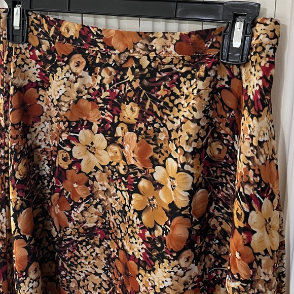 Coldwater creek fall floral skirt size petite small - Picture 3 of 7